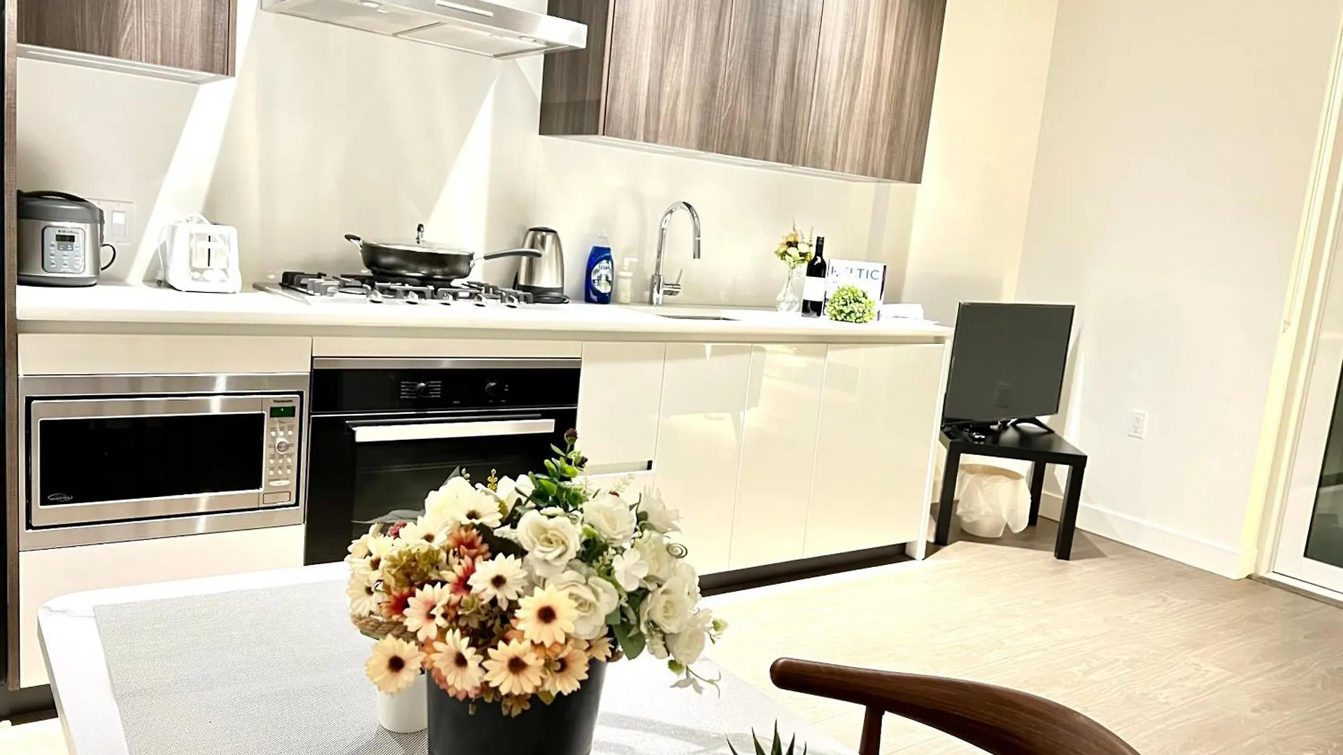 Apartment Best Location &Comfortable Room1B &1B Richmond Center